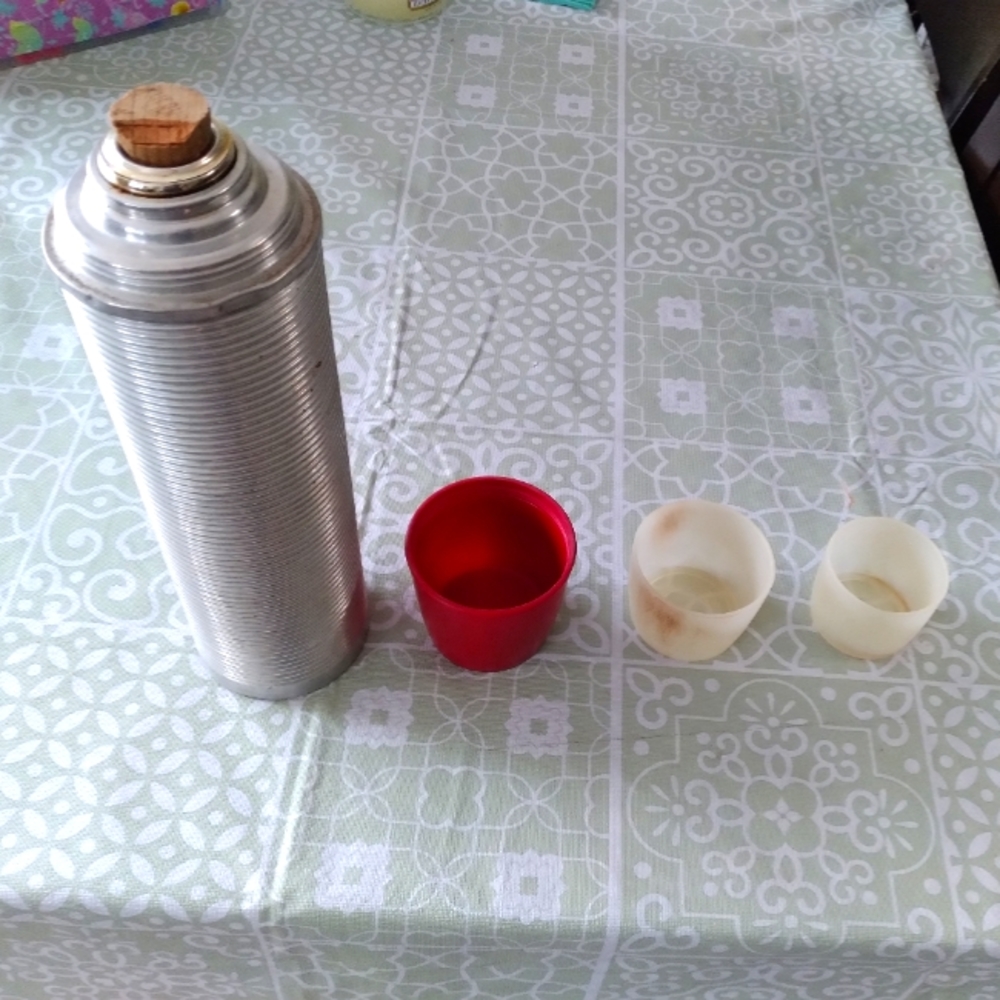 Vintage THERMOS **With Cork & Cups!** Excellent Shape!